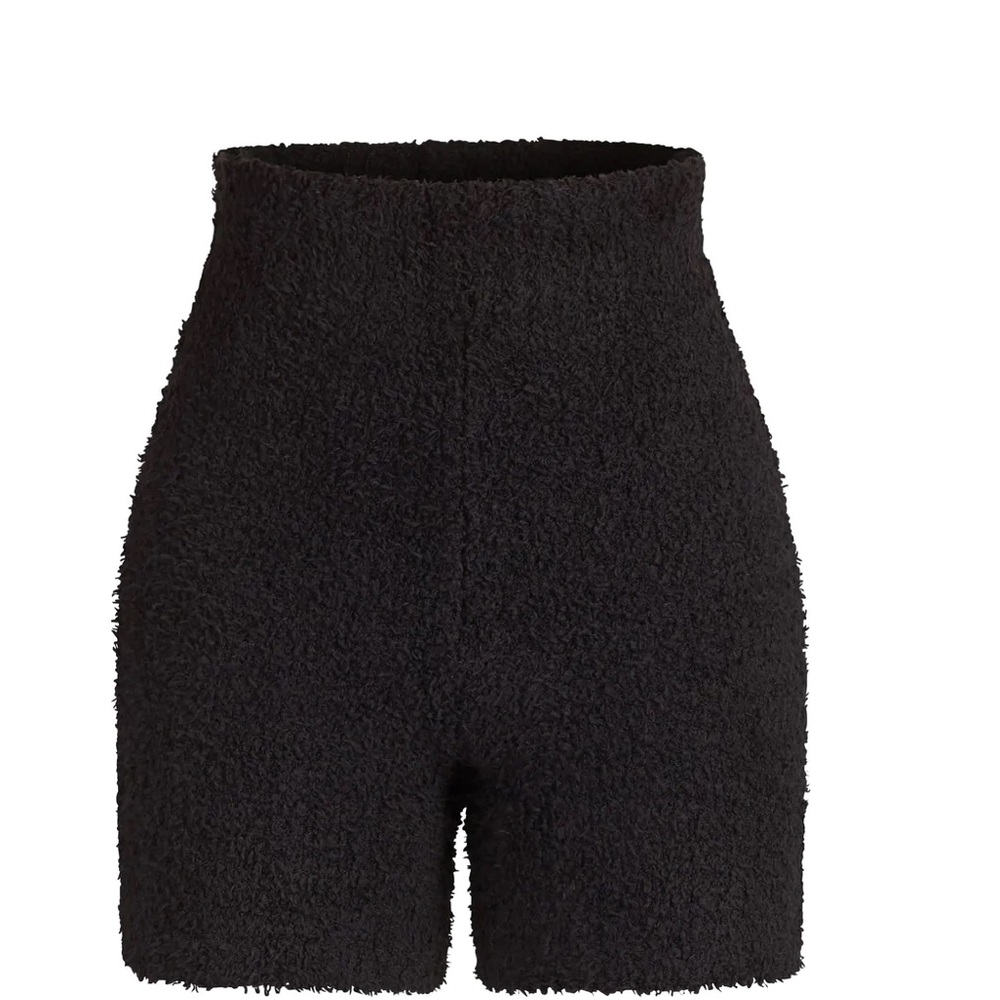 Skims Cozy Knit Shorts in Onyx / Black. Size S/M